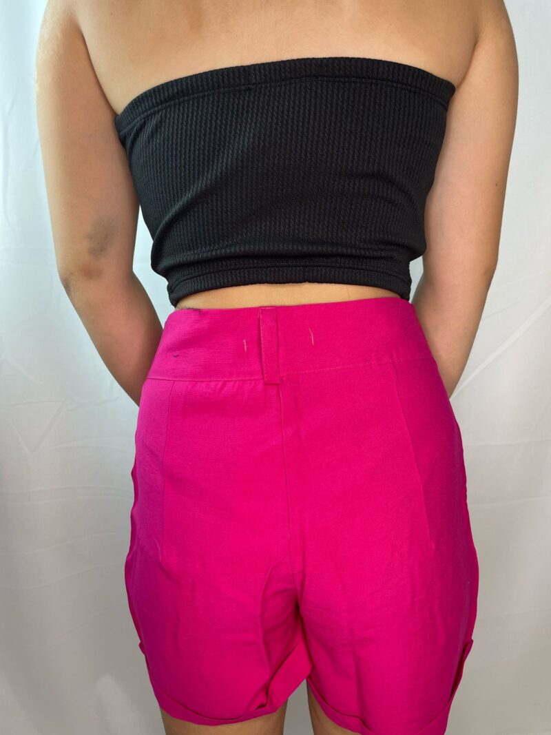 Conjunto Blusa Preta + Short Rosa - Image 3