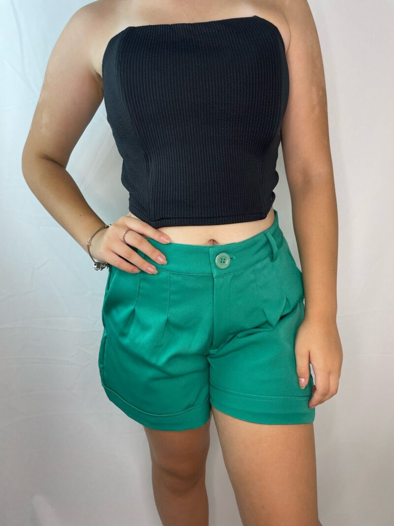 Conjunto Blusa Preta + Short Verde - Image 4